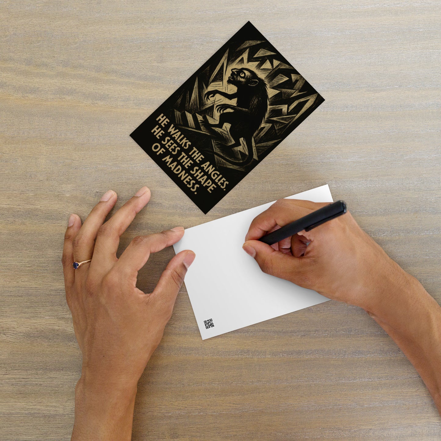 Er geht durch die Winkel – Eine expressionistische Vision von Brown Jenkin Standardpostkarte