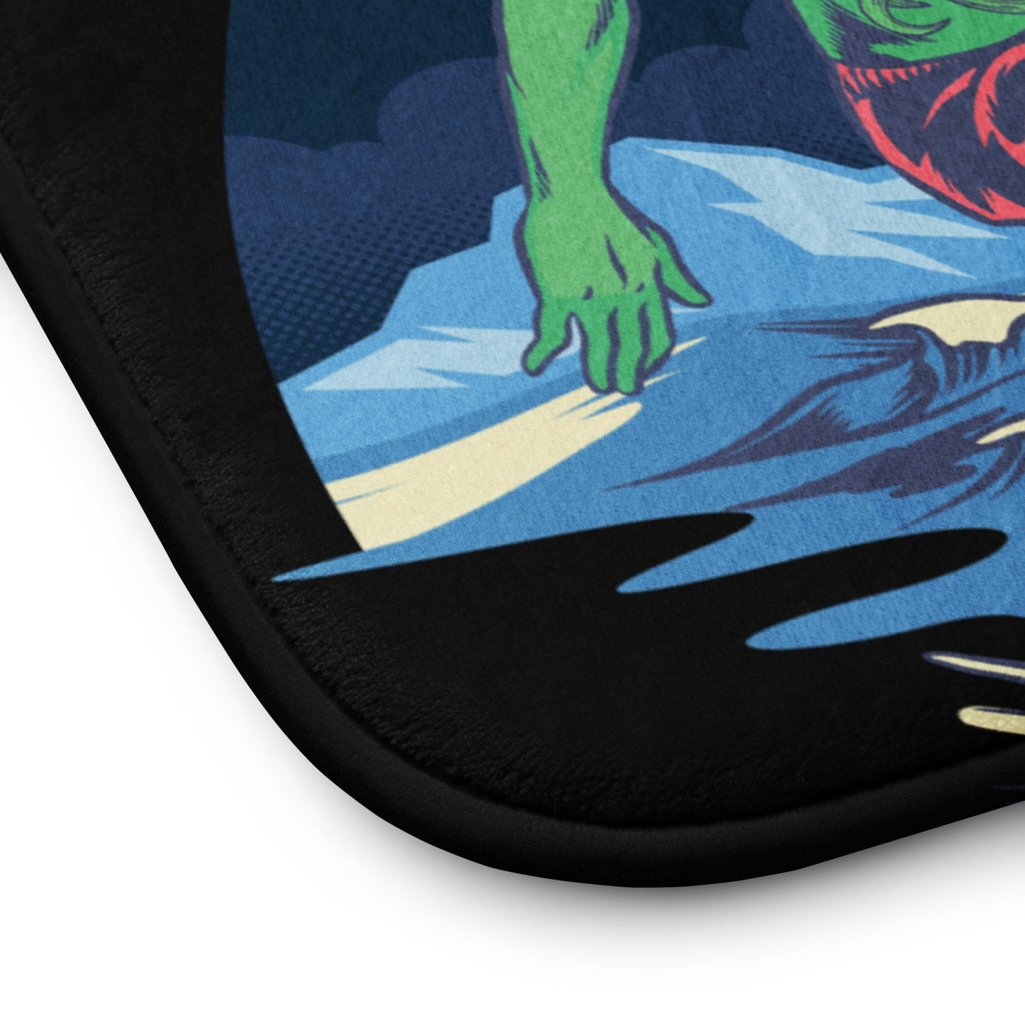 Tapis de bain en mousse à mémoire de forme Innsmouth Surfing Lovecraft